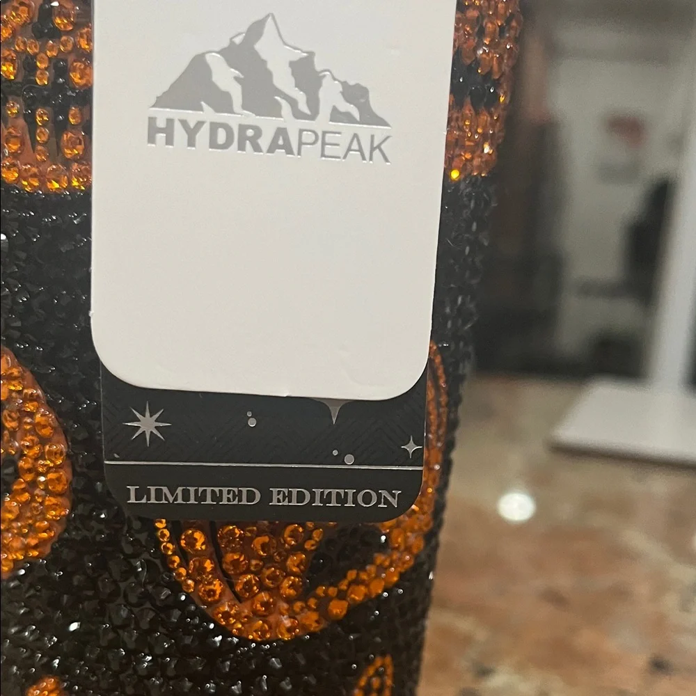 Hydrapeak Limited Edition Halloween Pumpkin Tumbler - Picture 3 of 3
